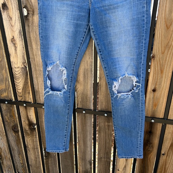 LEVI’S 721 High Rise Skinny Jeans Distressed Knees in - Picture 3 of 5